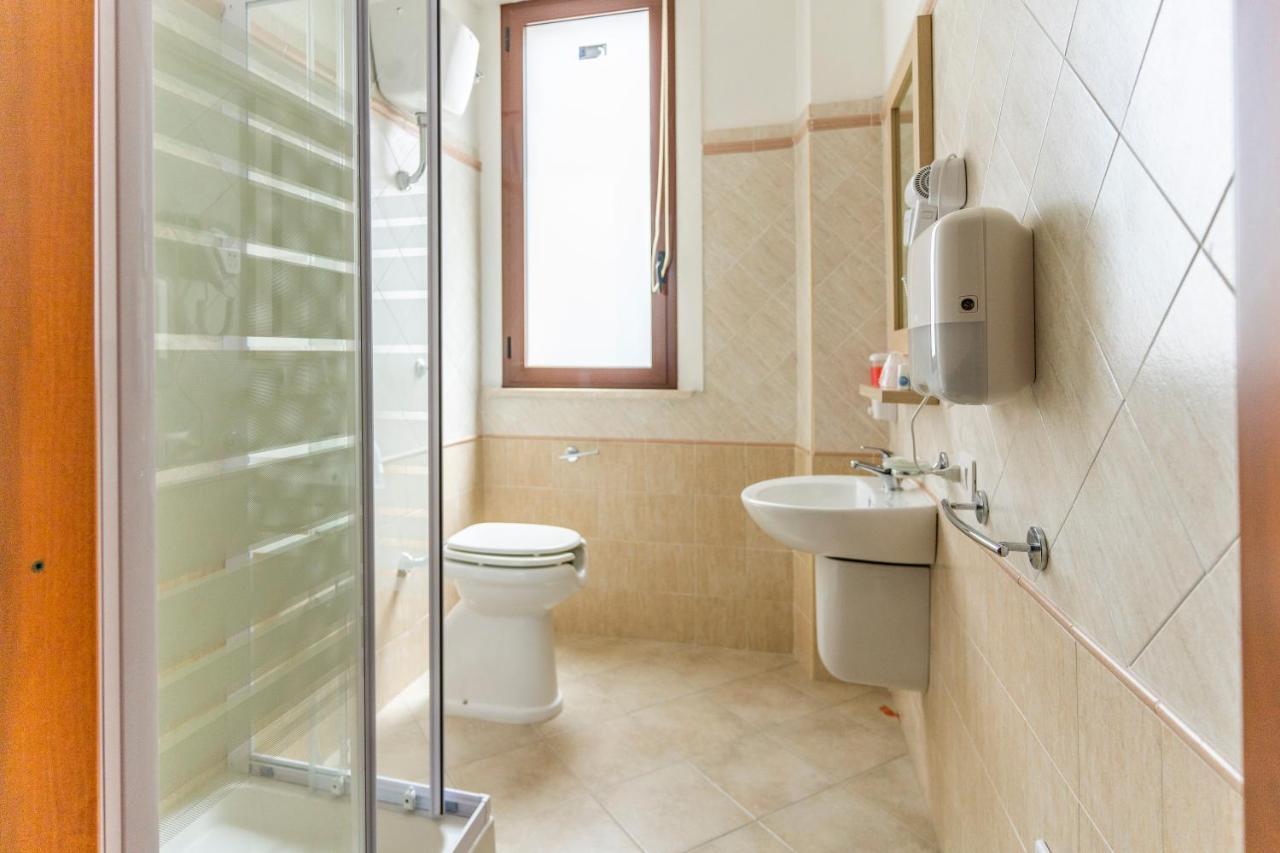 Osini Hotel Dei Tacchi מראה חיצוני תמונה